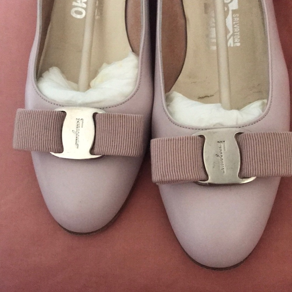 Ferragamo Vara pumps SZ 7C in orchid. - Picture 5 of 5